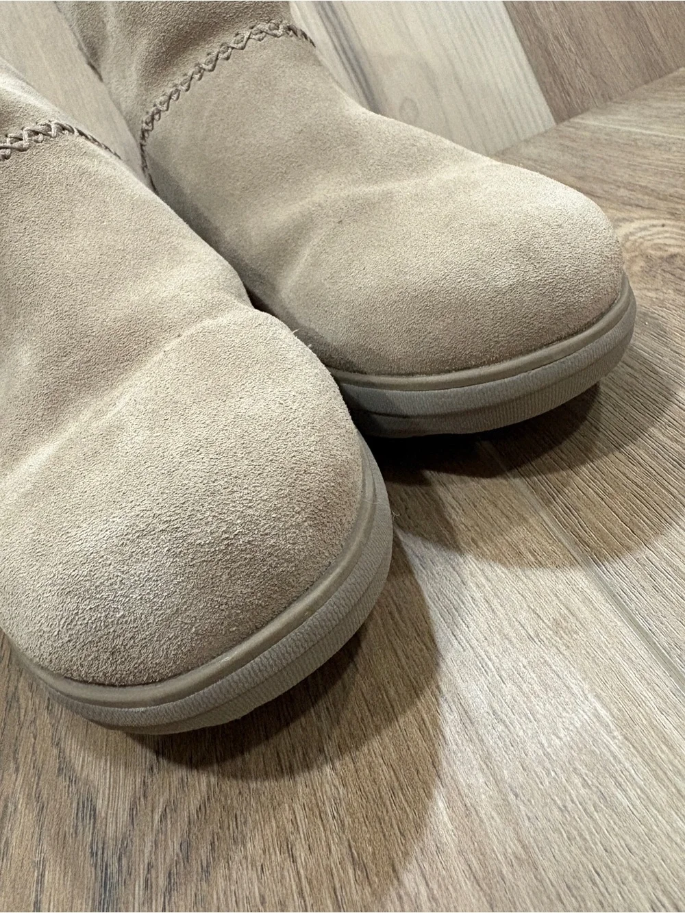 FitFlop Women's Mukluk Shorty III Ankle Boot Shearling Lined Slip On 8.5 Taupe